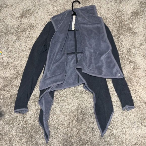 Lululemon Presence Of Mind Jacket Fossil Size 2 - Picture 8 of 13